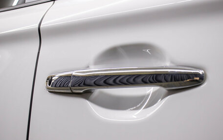 Mitsubishi Outlander III рестайлинг 3, 2018 год, 2 498 000 рублей, 18 фотография