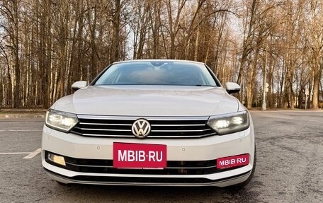 Volkswagen Passat B8 рестайлинг, 2015 год, 1 750 000 рублей, 10 фотография