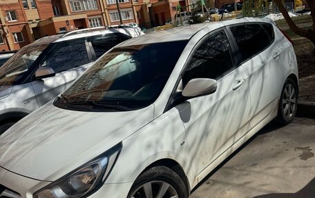 Hyundai Solaris II рестайлинг, 2012 год, 620 000 рублей, 2 фотография