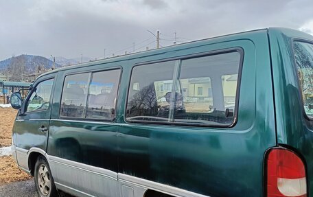 SsangYong Istana, 1997 год, 400 000 рублей, 3 фотография