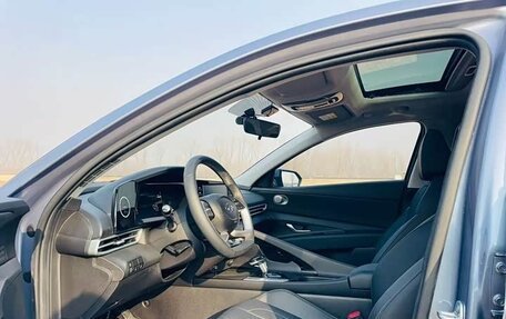 Hyundai Elantra, 2023 год, 1 568 500 рублей, 4 фотография