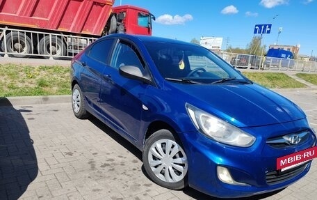 Hyundai Solaris II рестайлинг, 2012 год, 570 000 рублей, 2 фотография