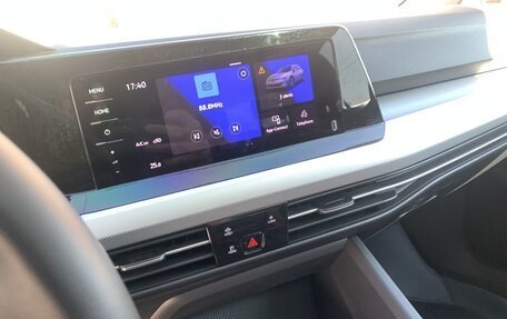 Volkswagen Golf VIII, 2022 год, 2 100 000 рублей, 14 фотография