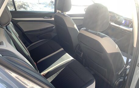 Volkswagen Golf VIII, 2022 год, 2 100 000 рублей, 18 фотография