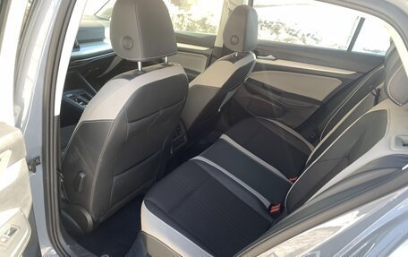 Volkswagen Golf VIII, 2022 год, 2 100 000 рублей, 19 фотография