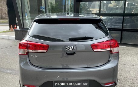 KIA Rio III рестайлинг, 2015 год, 949 000 рублей, 9 фотография