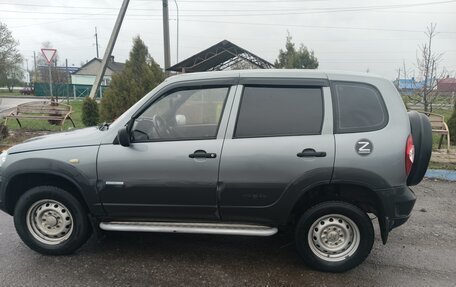 Chevrolet Niva I рестайлинг, 2011 год, 590 000 рублей, 4 фотография