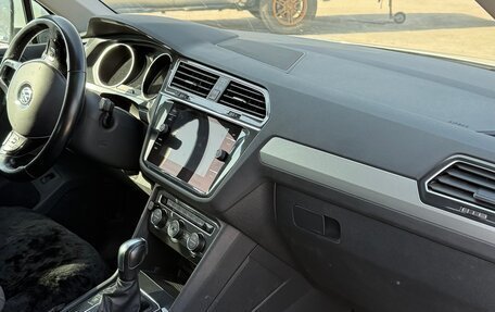 Volkswagen Tiguan II, 2019 год, 2 600 000 рублей, 9 фотография