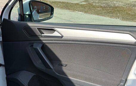 Volkswagen Tiguan II, 2019 год, 2 600 000 рублей, 10 фотография