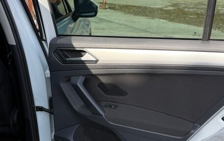 Volkswagen Tiguan II, 2019 год, 2 600 000 рублей, 11 фотография