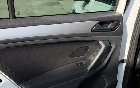 Volkswagen Tiguan II, 2019 год, 2 600 000 рублей, 18 фотография