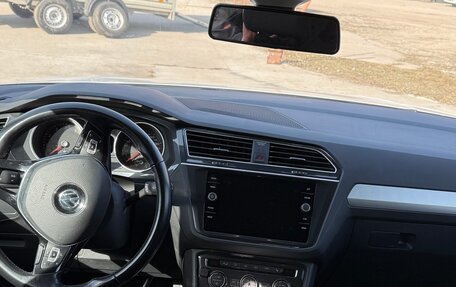 Volkswagen Tiguan II, 2019 год, 2 600 000 рублей, 22 фотография