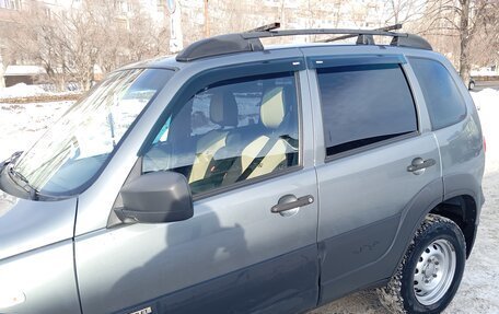 Chevrolet Niva I рестайлинг, 2017 год, 670 000 рублей, 3 фотография