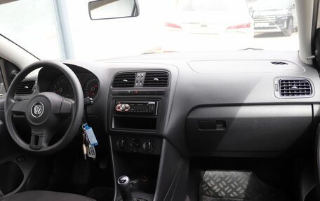 Volkswagen Polo VI (EU Market), 2012 год, 661 000 рублей, 11 фотография