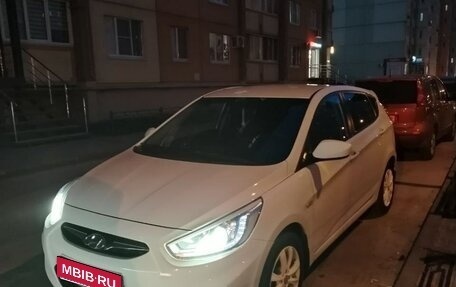 Hyundai Solaris II рестайлинг, 2013 год, 975 000 рублей, 1 фотография