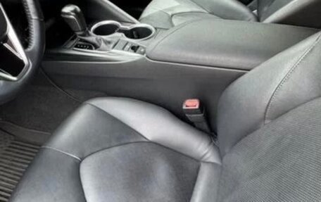 Toyota Camry, 2021 год, 3 200 000 рублей, 5 фотография