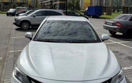 Toyota Camry, 2021 год, 3 200 000 рублей, 10 фотография