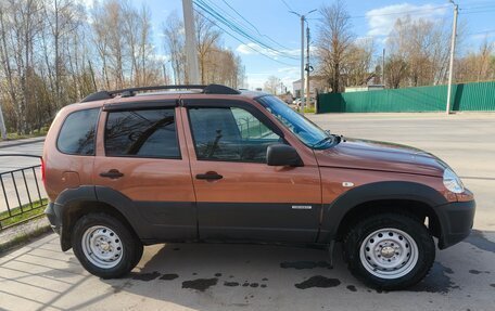 Chevrolet Niva I рестайлинг, 2018 год, 850 000 рублей, 2 фотография
