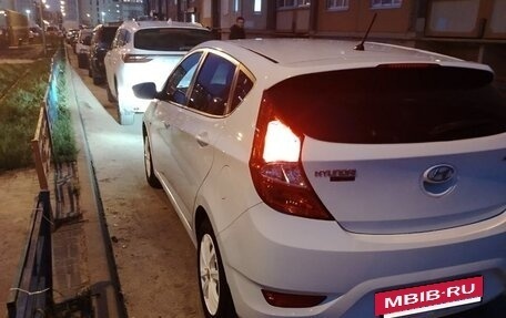 Hyundai Solaris II рестайлинг, 2013 год, 975 000 рублей, 9 фотография