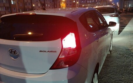 Hyundai Solaris II рестайлинг, 2013 год, 975 000 рублей, 12 фотография