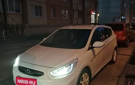 Hyundai Solaris II рестайлинг, 2013 год, 975 000 рублей, 10 фотография