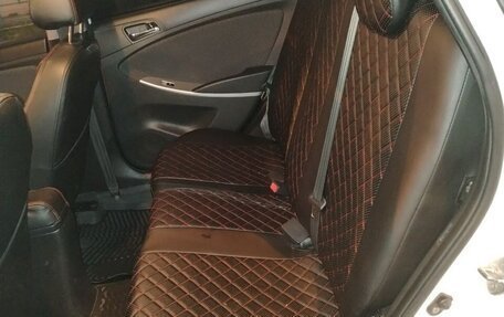 Hyundai Solaris II рестайлинг, 2013 год, 975 000 рублей, 18 фотография