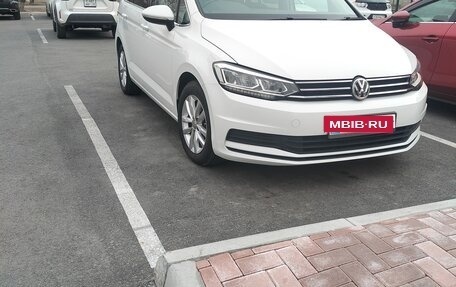 Volkswagen Touran III, 2017 год, 1 275 000 рублей, 3 фотография