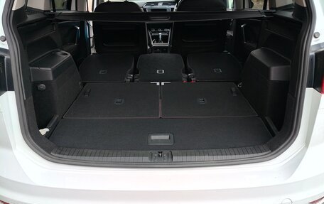 Volkswagen Touran III, 2017 год, 1 275 000 рублей, 13 фотография