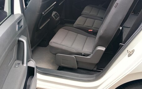 Volkswagen Touran III, 2017 год, 1 275 000 рублей, 4 фотография