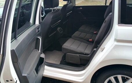 Volkswagen Touran III, 2017 год, 1 275 000 рублей, 5 фотография