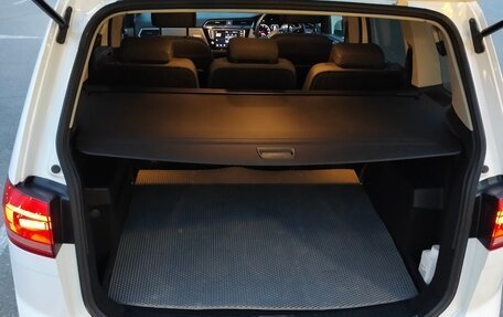 Volkswagen Touran III, 2017 год, 1 275 000 рублей, 15 фотография