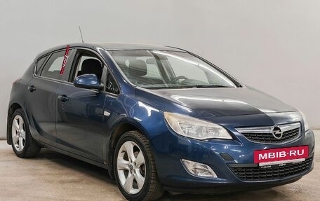 Opel Astra J, 2011 год, 768 000 рублей, 3 фотография