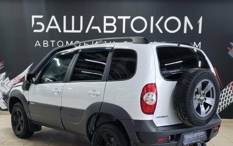 Chevrolet Niva I рестайлинг, 2017 год, 670 000 рублей, 6 фотография