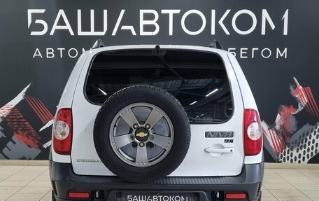 Chevrolet Niva I рестайлинг, 2017 год, 670 000 рублей, 5 фотография