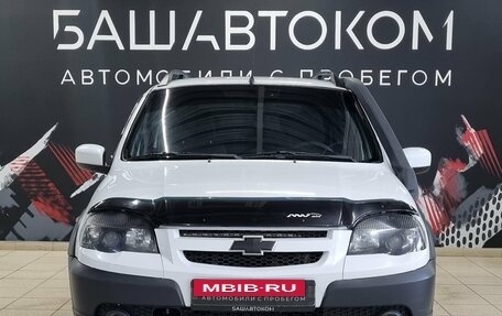 Chevrolet Niva I рестайлинг, 2017 год, 670 000 рублей, 2 фотография
