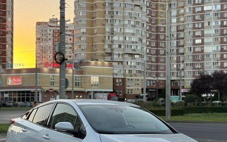 Toyota Prius IV XW50, 2019 год, 2 850 000 рублей, 1 фотография