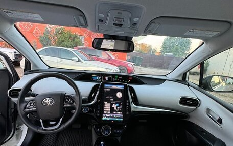 Toyota Prius IV XW50, 2019 год, 2 850 000 рублей, 8 фотография