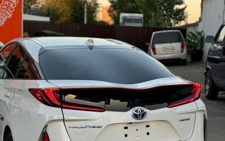 Toyota Prius IV XW50, 2019 год, 2 850 000 рублей, 4 фотография