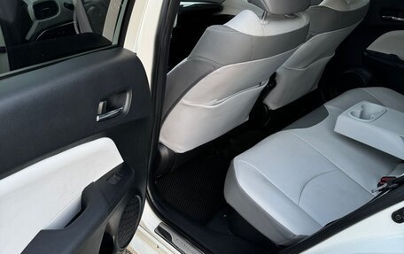 Toyota Prius IV XW50, 2019 год, 2 850 000 рублей, 10 фотография