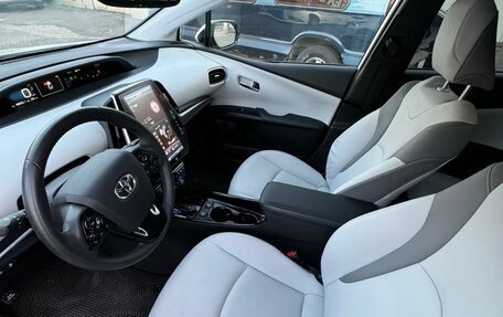 Toyota Prius IV XW50, 2019 год, 2 850 000 рублей, 9 фотография