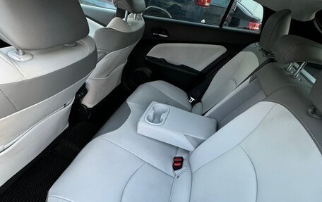 Toyota Prius IV XW50, 2019 год, 2 850 000 рублей, 7 фотография