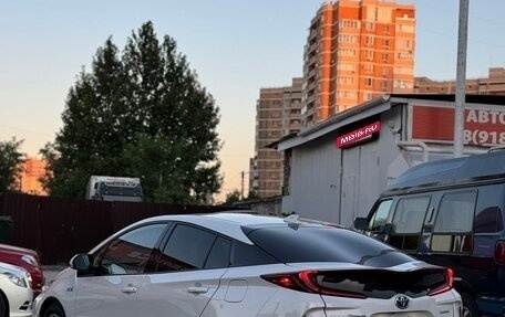 Toyota Prius IV XW50, 2019 год, 2 850 000 рублей, 3 фотография