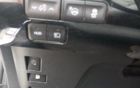 Toyota Prius IV XW50, 2019 год, 2 850 000 рублей, 22 фотография