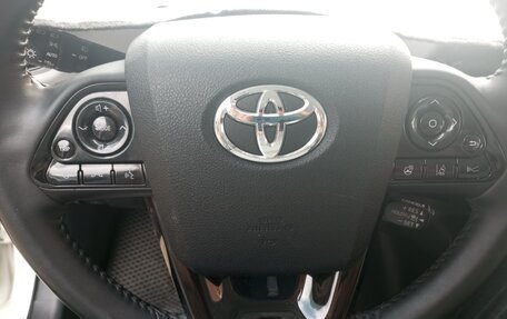 Toyota Prius IV XW50, 2019 год, 2 850 000 рублей, 21 фотография