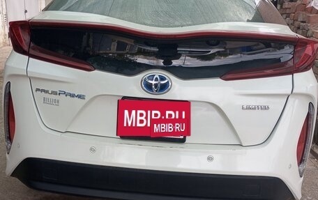 Toyota Prius IV XW50, 2019 год, 2 850 000 рублей, 24 фотография