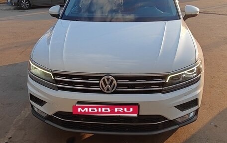 Volkswagen Tiguan II, 2017 год, 2 150 000 рублей, 2 фотография