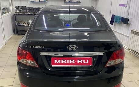 Hyundai Solaris II рестайлинг, 2012 год, 988 000 рублей, 2 фотография