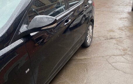 Hyundai Solaris II рестайлинг, 2012 год, 988 000 рублей, 12 фотография