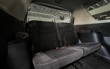 Toyota Ipsum II, 2005 год, 699 000 рублей, 24 фотография