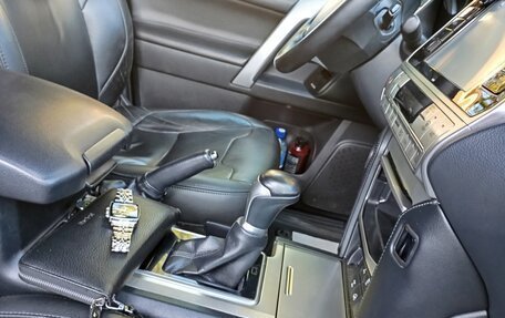 Toyota Land Cruiser Prado 150 рестайлинг 2, 2019 год, 4 950 000 рублей, 5 фотография